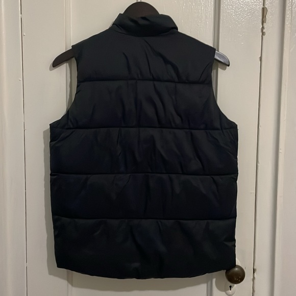 OLD NAVY Puffer Vest - Picture 2 of 3